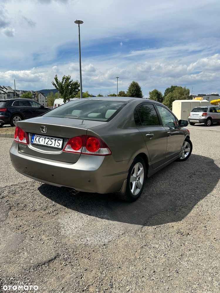 Honda Civic 1.8 Executive - 3