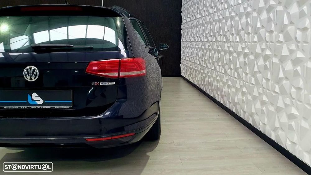 VW Passat Variant 1.6 TDI BlueMotion - 11