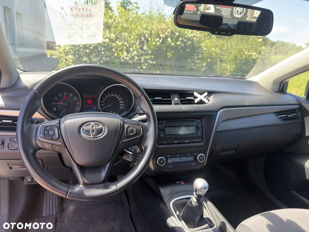 Toyota Avensis 1.8 Active - 19