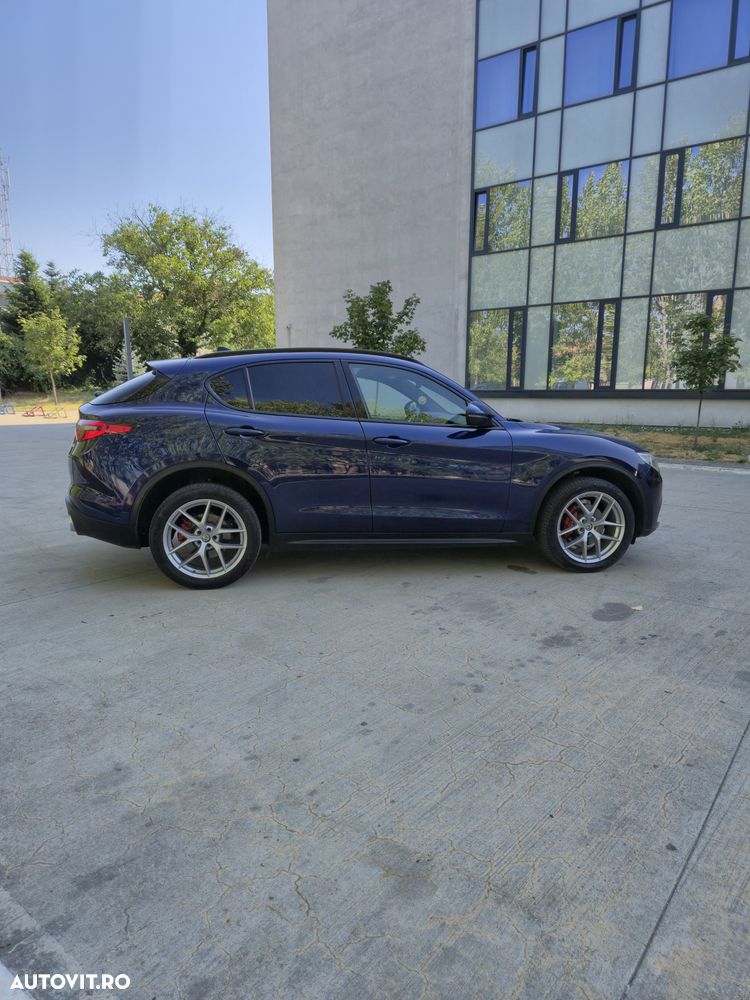 Alfa Romeo Stelvio 2.0 Turbo 16V AT8-Q4 Veloce Ti - 6