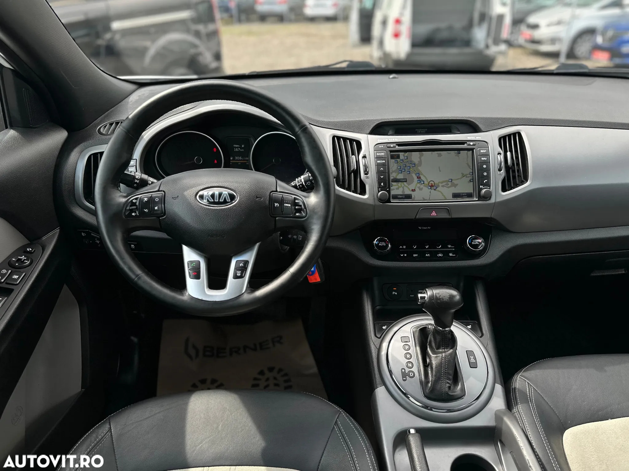 Kia Sportage 2.0 CRDI 4WD Automatik Vision - 32