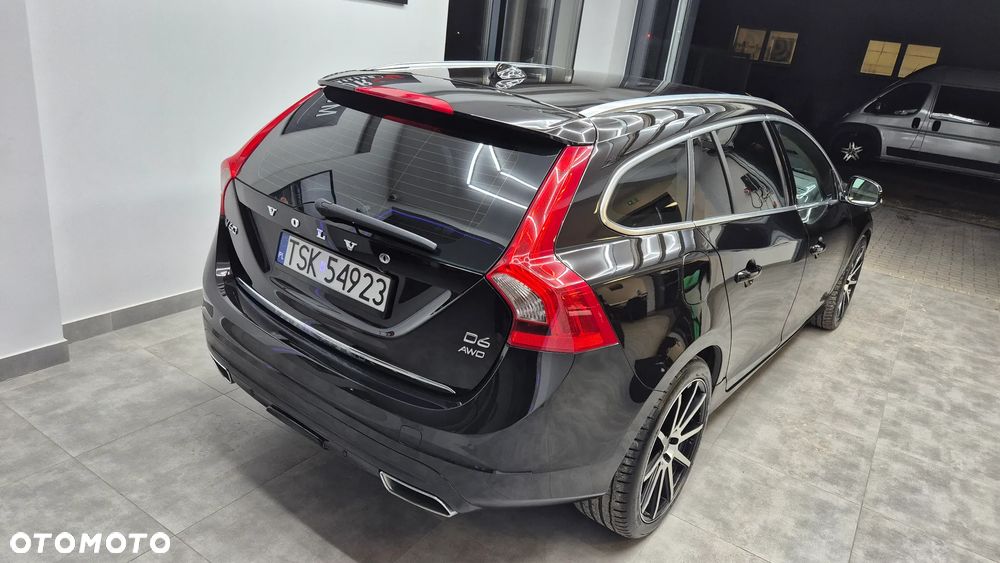 Volvo V60 D6 AWD Plug-in Hybrid Summum - 8