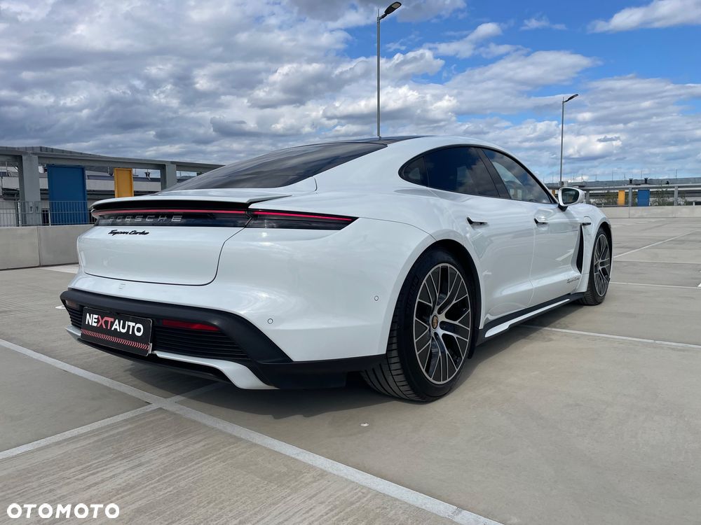 Porsche Taycan Turbo - 8