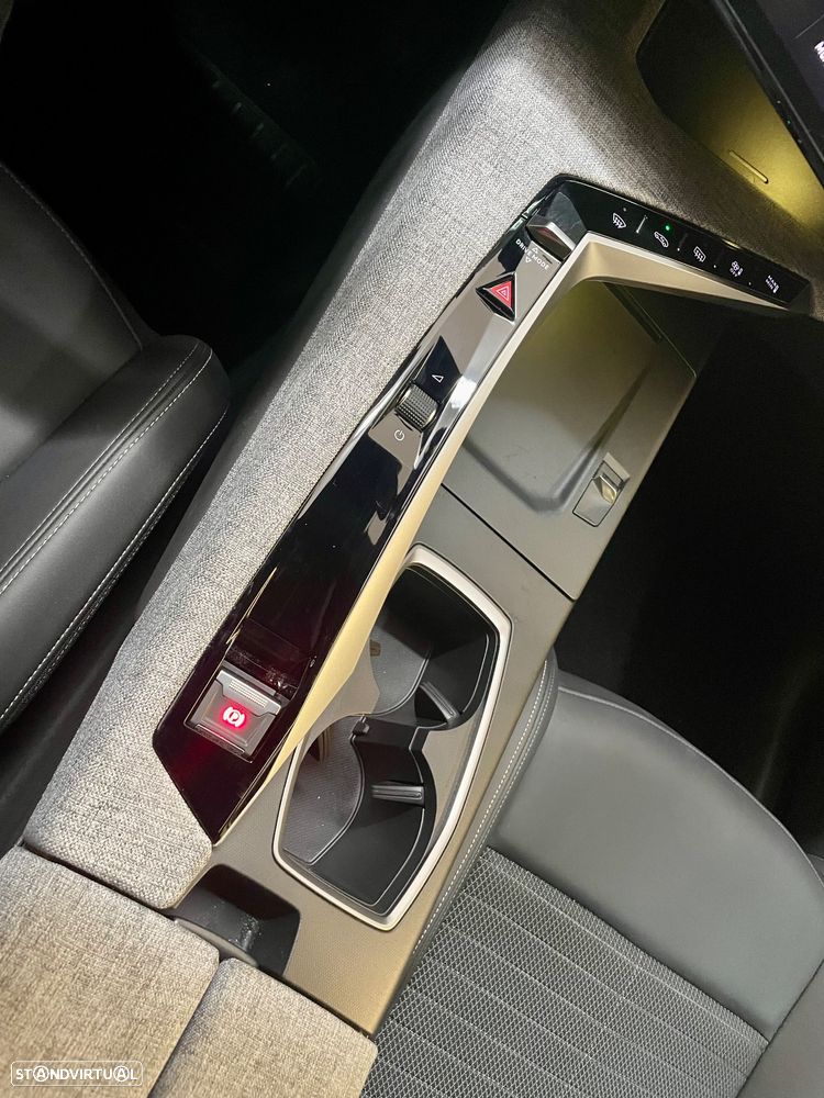 Peugeot 3008 1.2 Hybrid Allure Pack e-DCS6 - 30