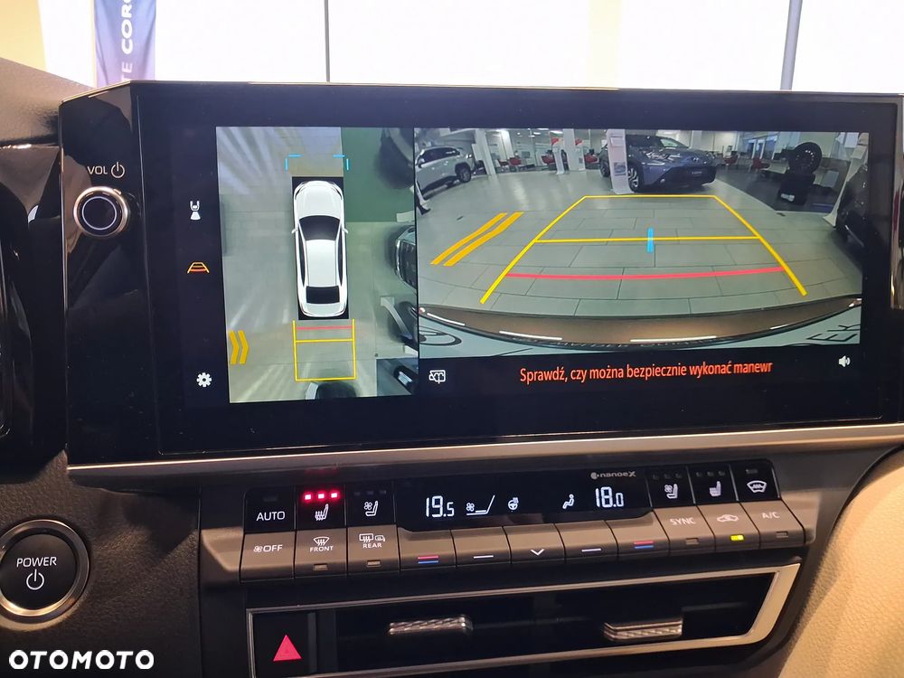 Toyota Camry 2.5 Hybrid Executive CVT - 17