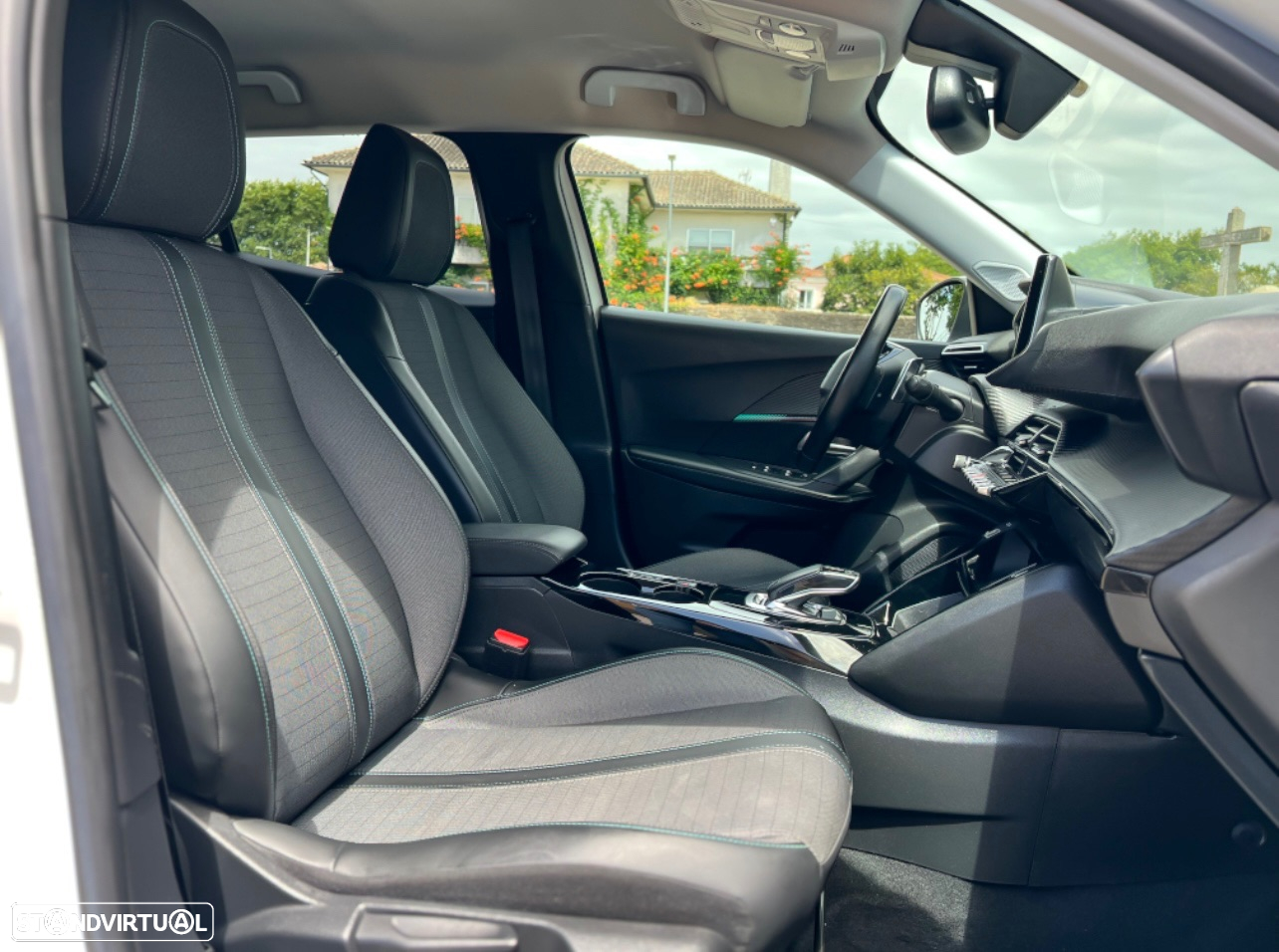 Peugeot 2008 BlueHDi 130 EAT8 Allure - 9