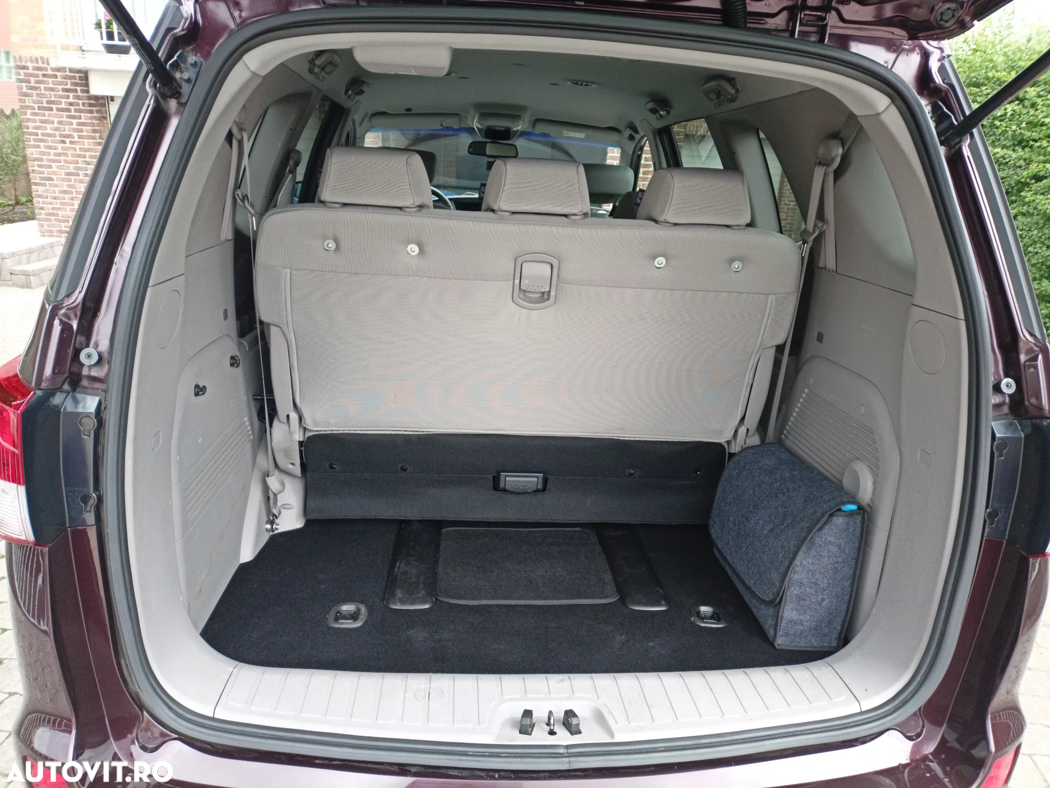 SsangYong Rodius - 5