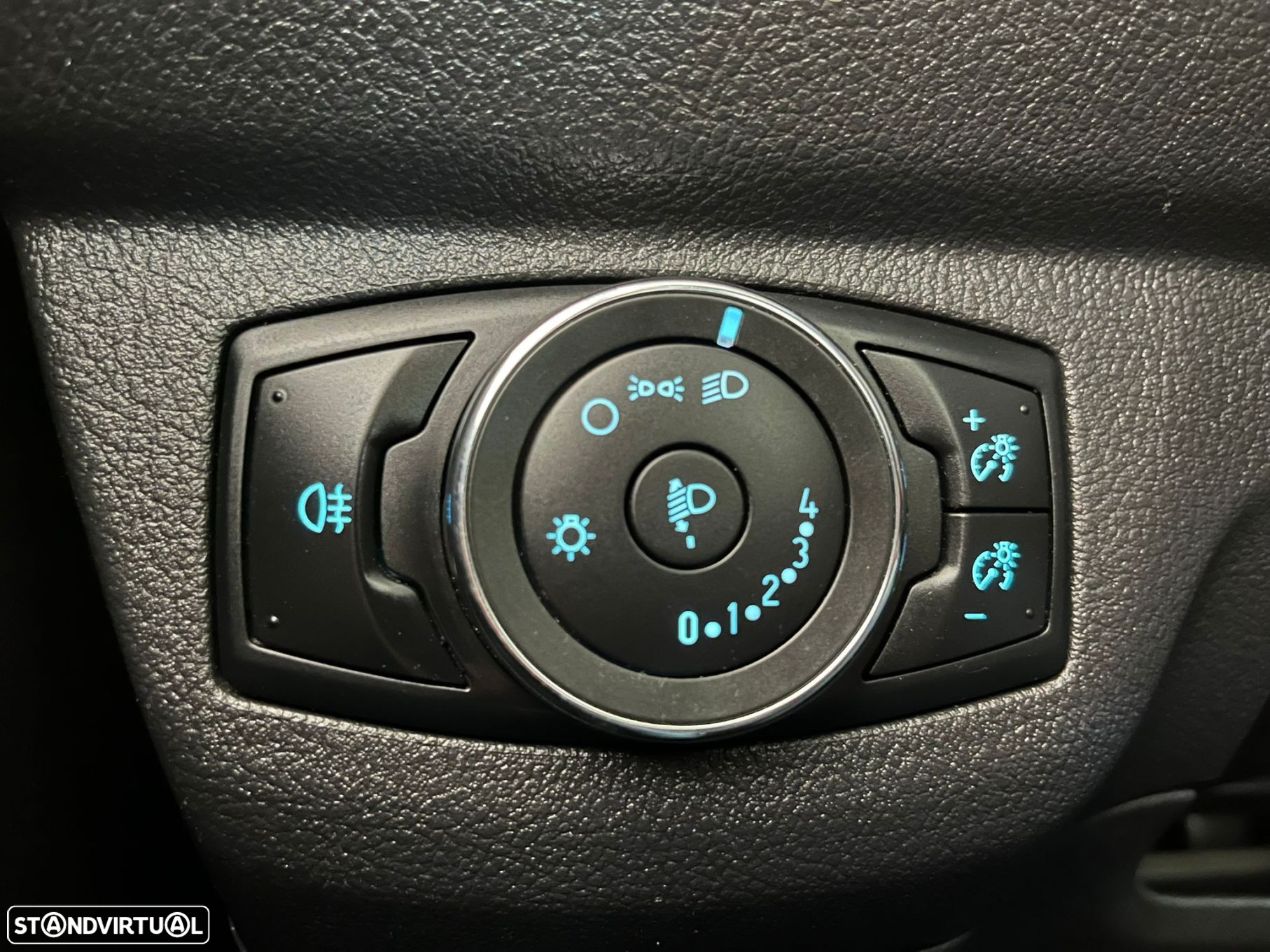 Ford Tourneo Courier 1.5 TDCi Ambiente - 17