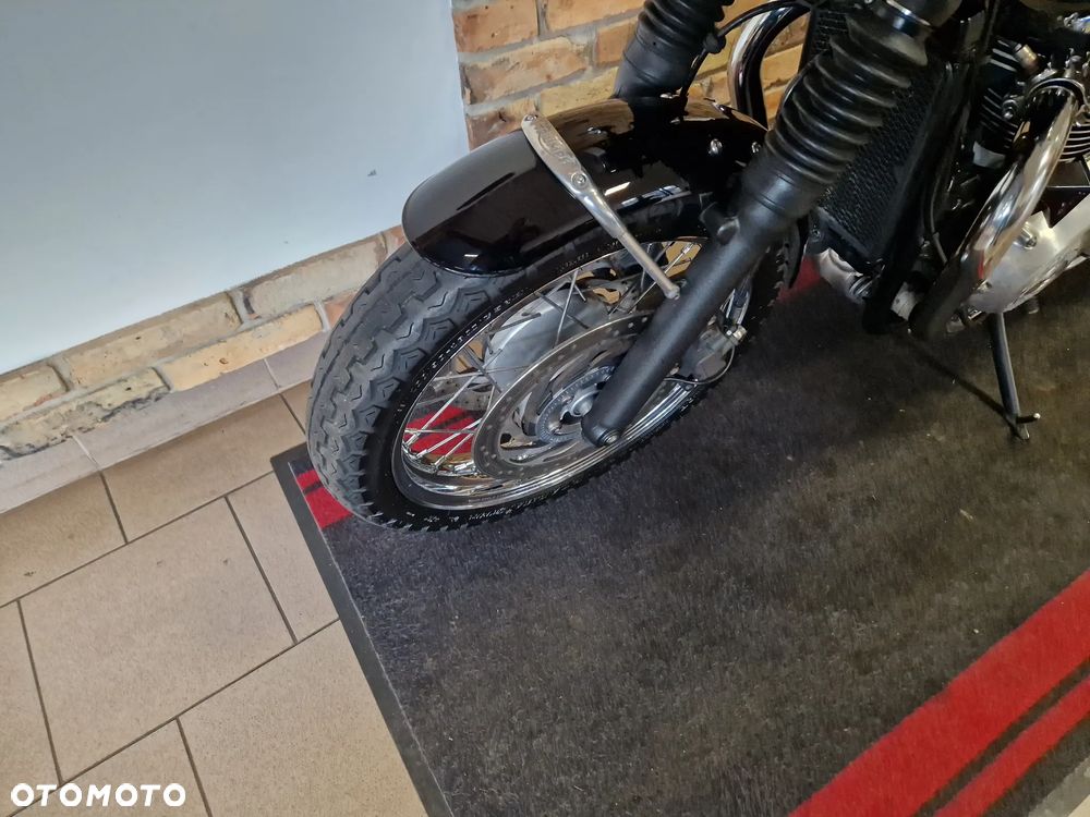 Triumph Bonneville - 17
