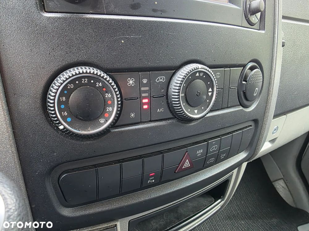 Mercedes-Benz Sprinter - 29