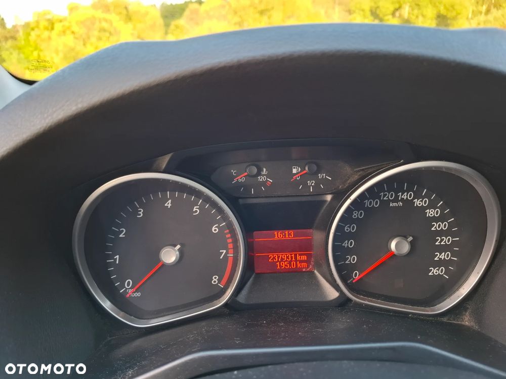 Ford Mondeo 2.0 Ambiente - 35
