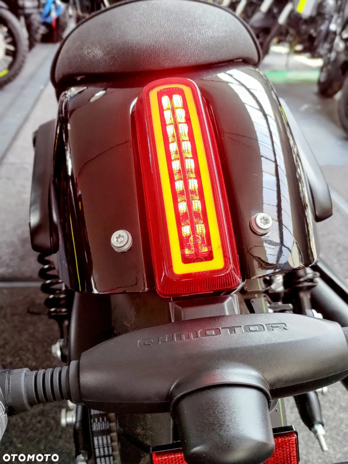 QJMOTOR SRV 125 - 8