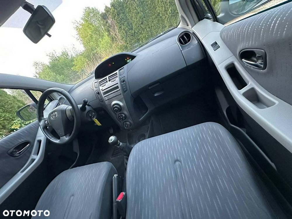 Toyota Yaris - 8