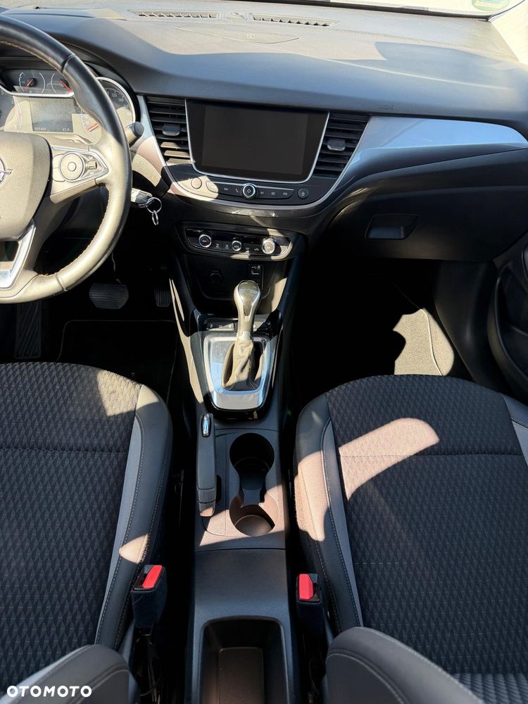 Opel Crossland X 1.2 T Design Line S&S - 23