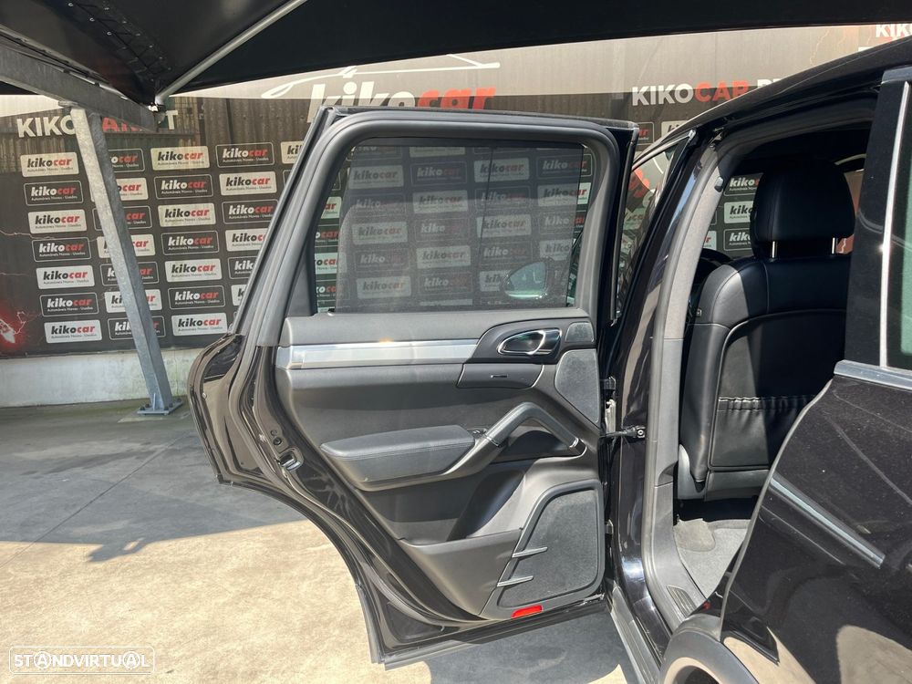 Porsche Cayenne Standard - 45