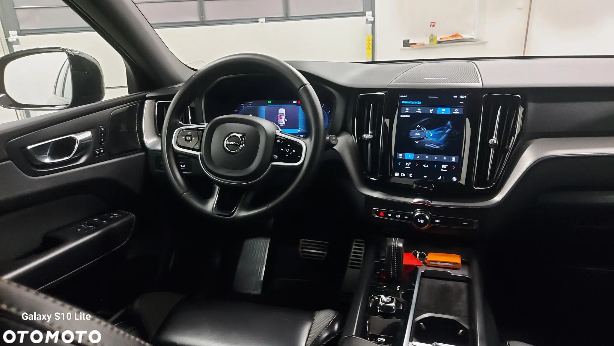 Volvo XC 60 B4 D Plus Dark - 16