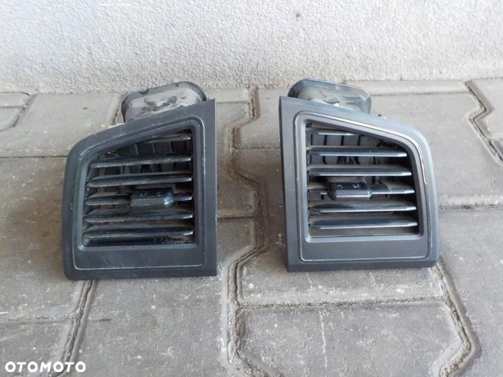 VW T6 KRATKA KRATKI NAWIEWU DESKI KONSOLI - 2