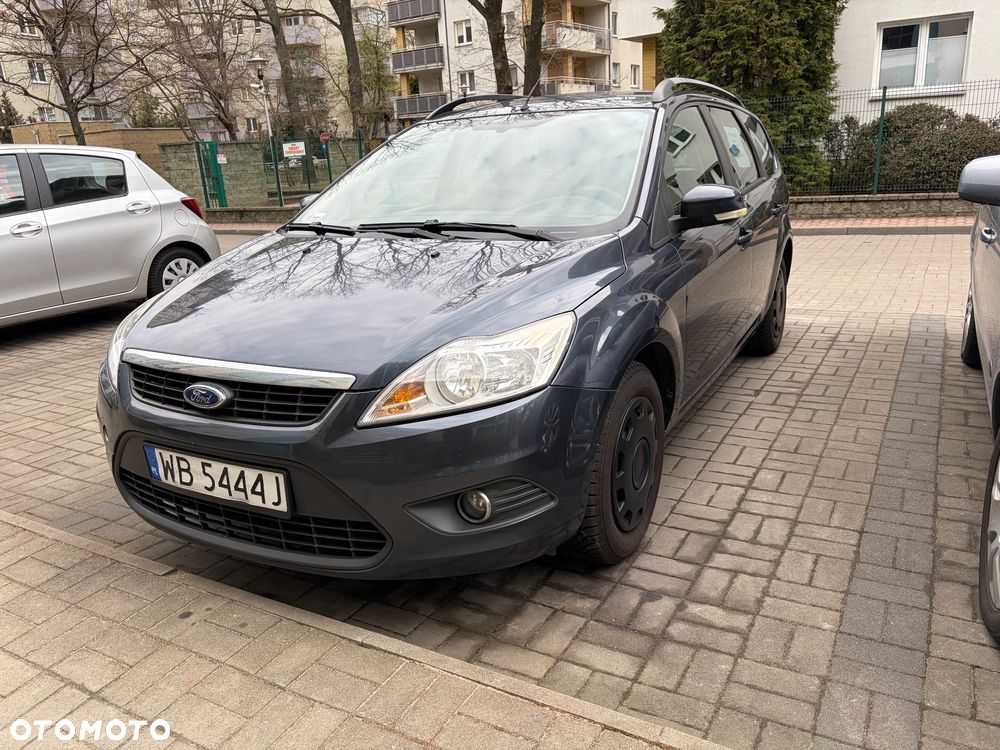 Ford Focus 1.6 Ambiente - 4