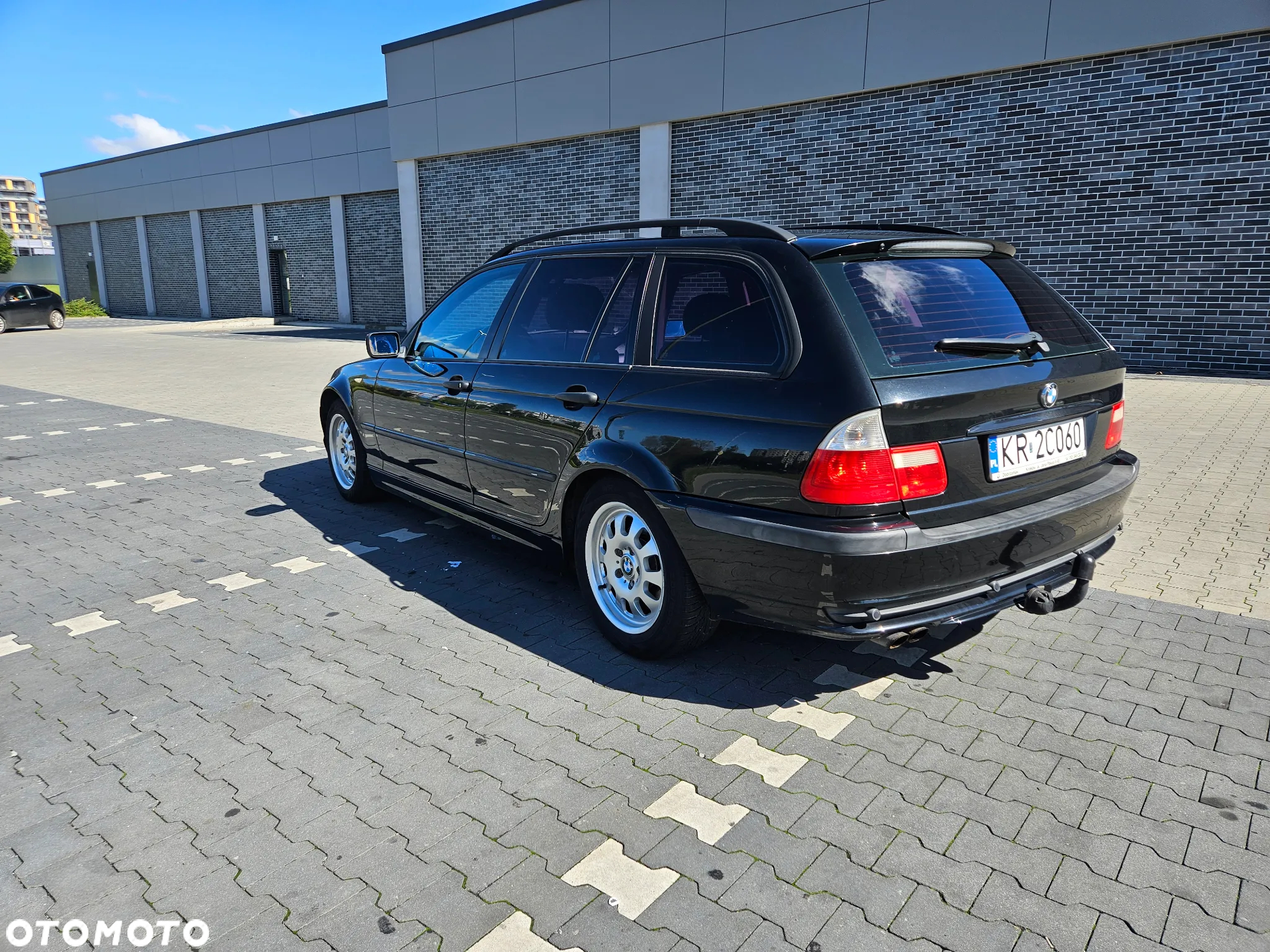 BMW Seria 3 318i Touring - 11