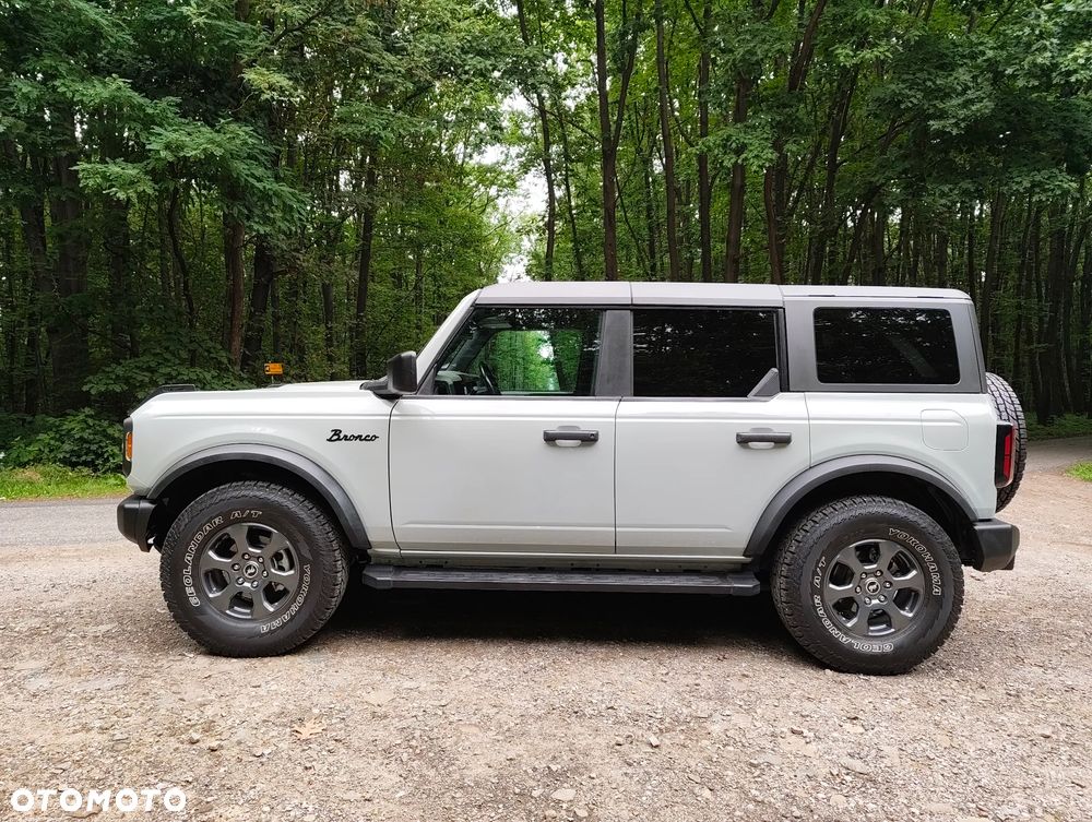 Ford Bronco - 5