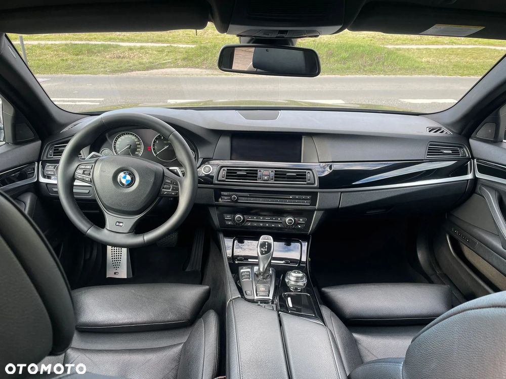 BMW Seria 5 550i Sport-Aut - 7