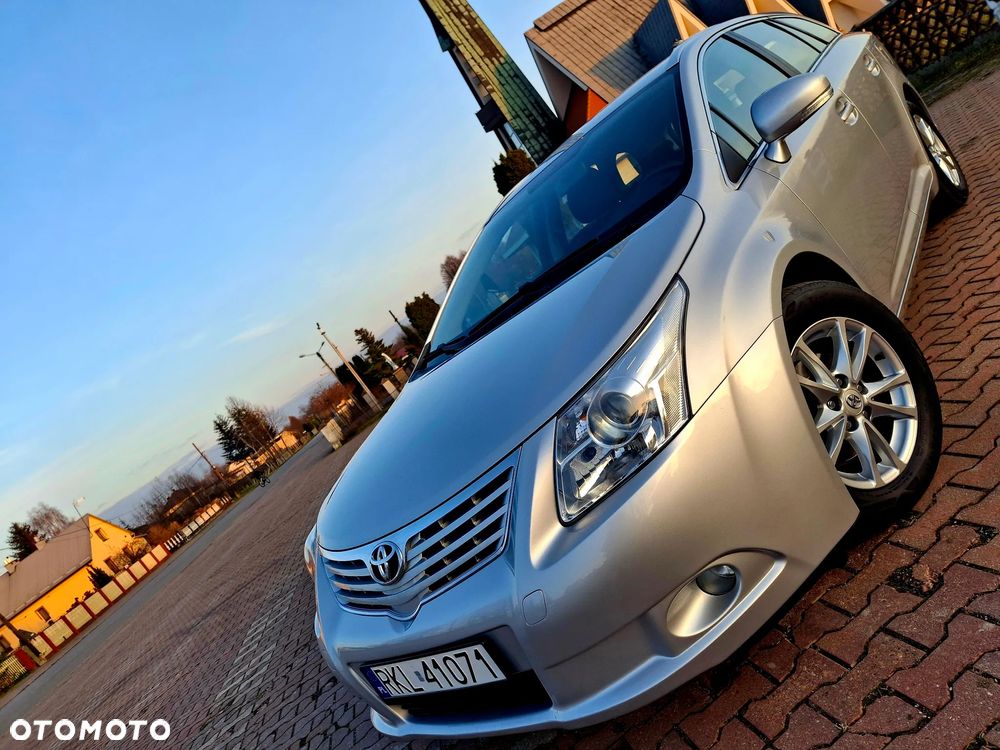 Toyota Avensis 1.8 Executive - 2