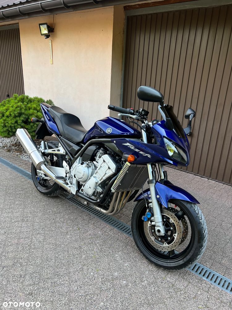 Yamaha FZS - 1