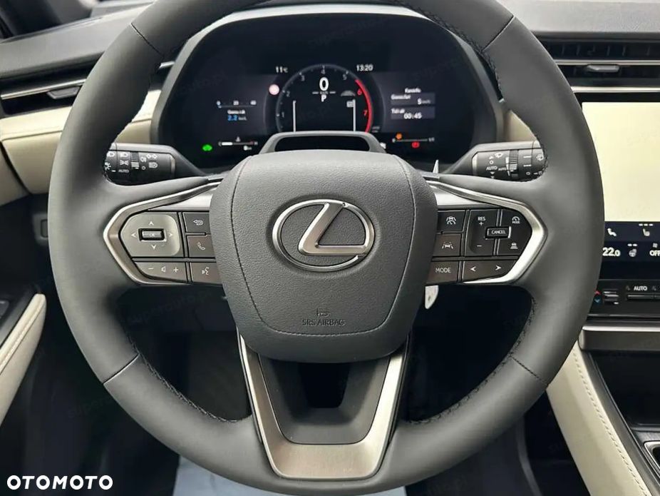 Lexus LBX - 8