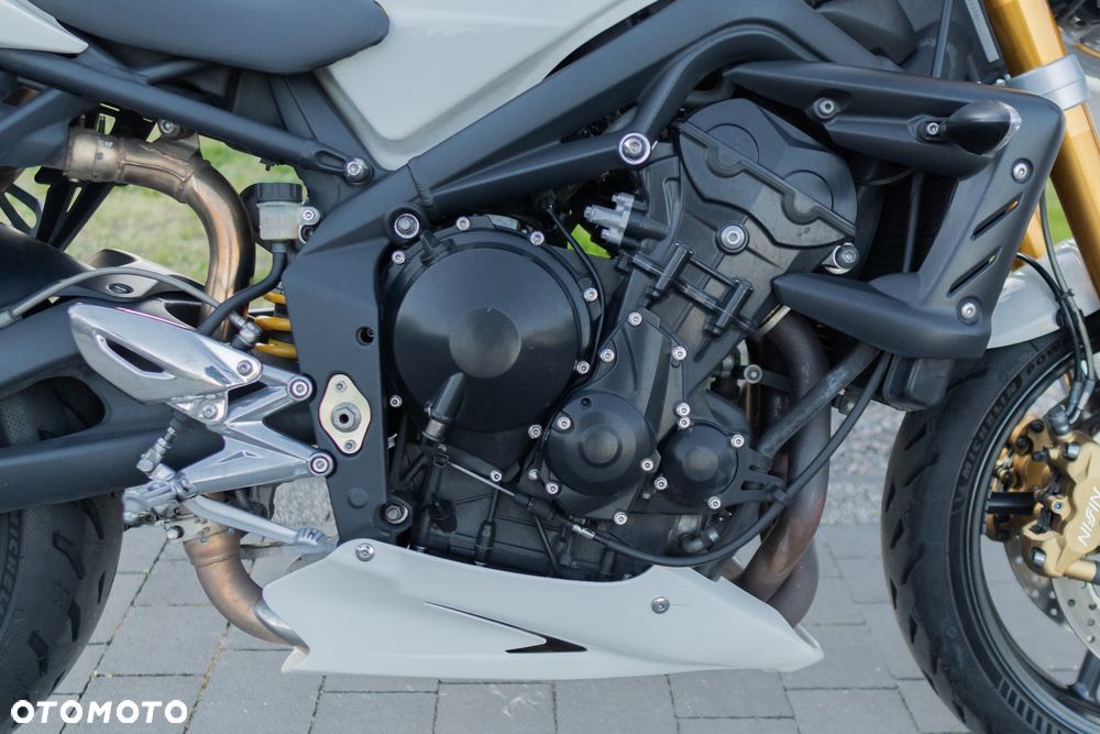 Triumph Street Triple - 17
