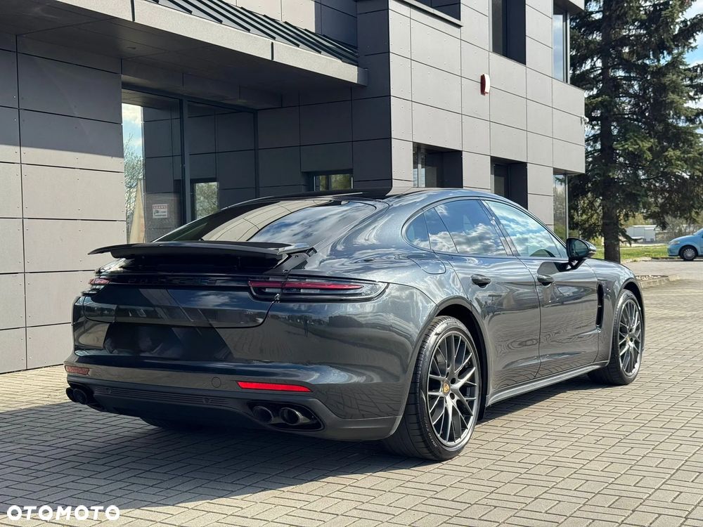 Porsche Panamera 4 Platinum Edition - 3