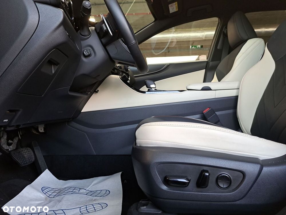 Lexus NX 350h Omotenashi AWD - 32