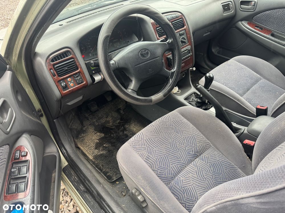 Toyota Avensis 2.0 Sol - 9