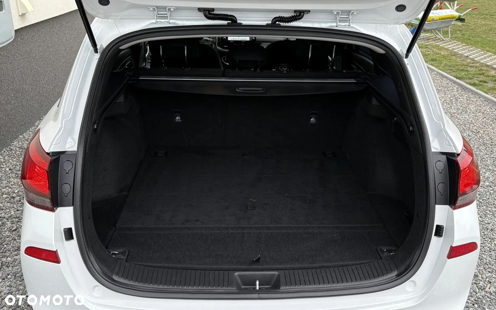 Hyundai i30 1.4 Passion - 34