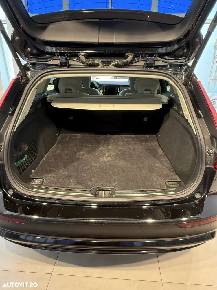 Volvo V60 B4 MHEV AT Plus Dark - 10