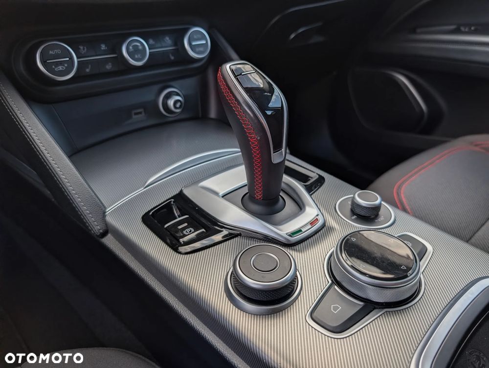 Alfa Romeo Stelvio 2.0 Turbo Q4 - 11