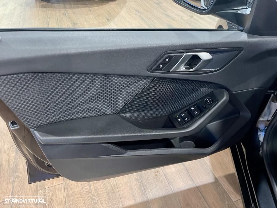 BMW 116 d Pack Essence - 28