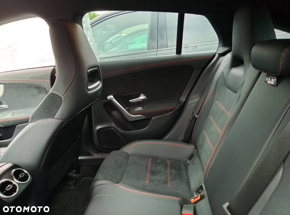 Mercedes-Benz CLA 250 e 8G-DCT AMG Line - 6
