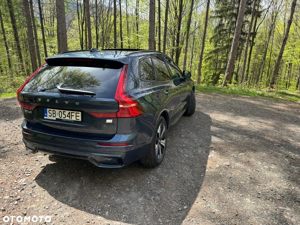 Volvo XC 60 T6 Plug-In Hybrid AWD Plus Dark - 9