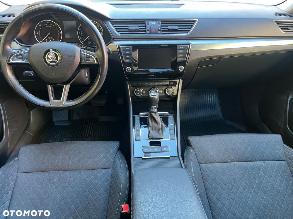 Skoda Superb 2.0 TDI 4x4 Style DSG - 9