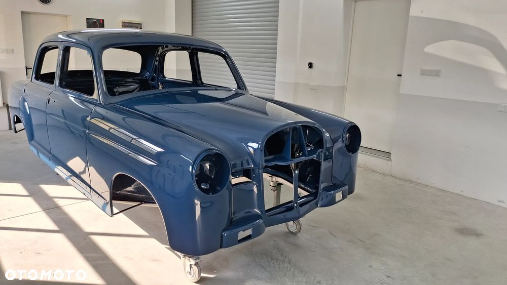 Mercedes-Benz Inny - 1