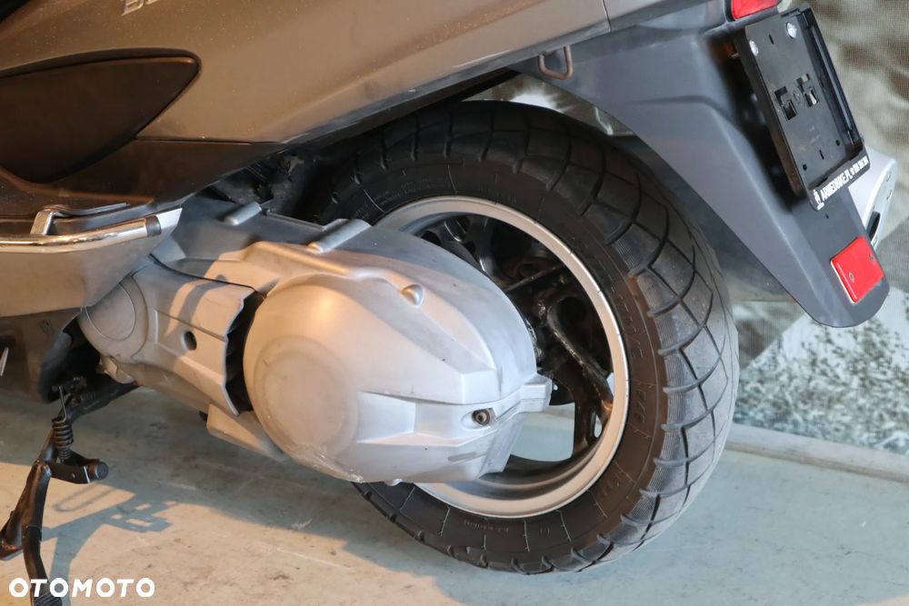 Suzuki Burgman - 8