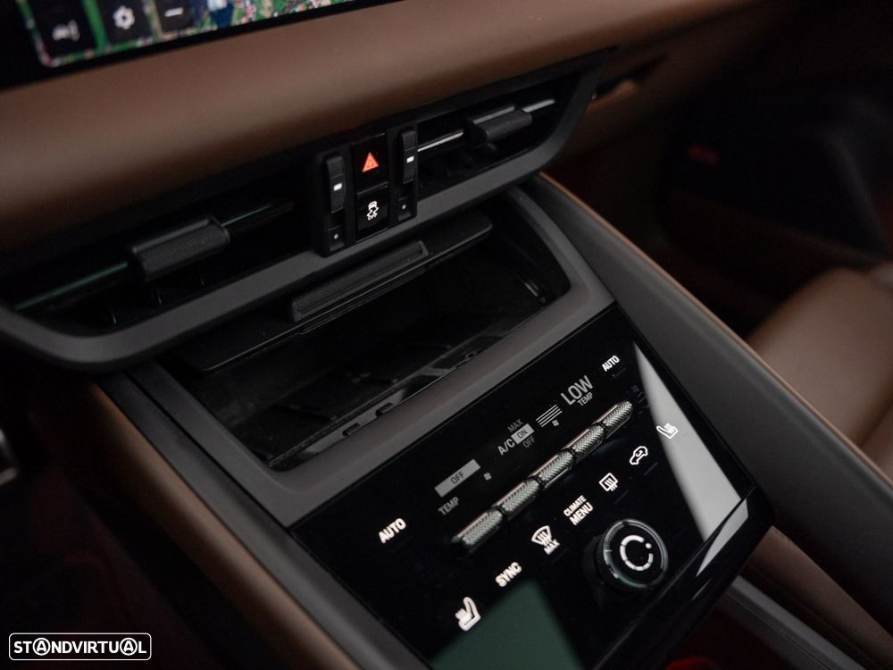 Porsche Macan Electric 4 - 42