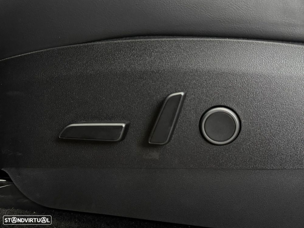 Tesla Model Y Performance Tração Integral - 16
