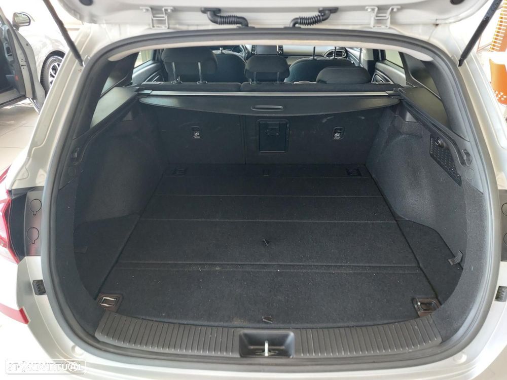 Hyundai i30 SW 1.6 CRDi Style - 44