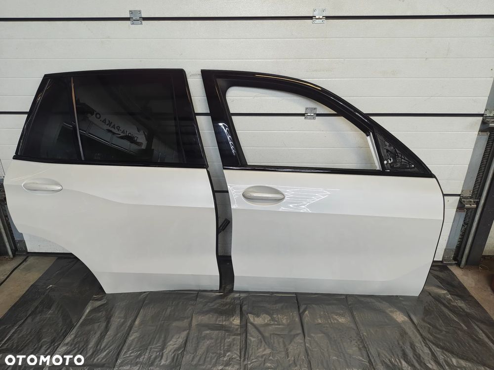 BMW G05 X5  X5M A96 MINERALWEISS  drzwi prawy przód - 1