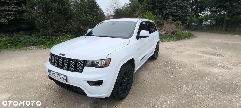 Jeep Grand Cherokee - 29