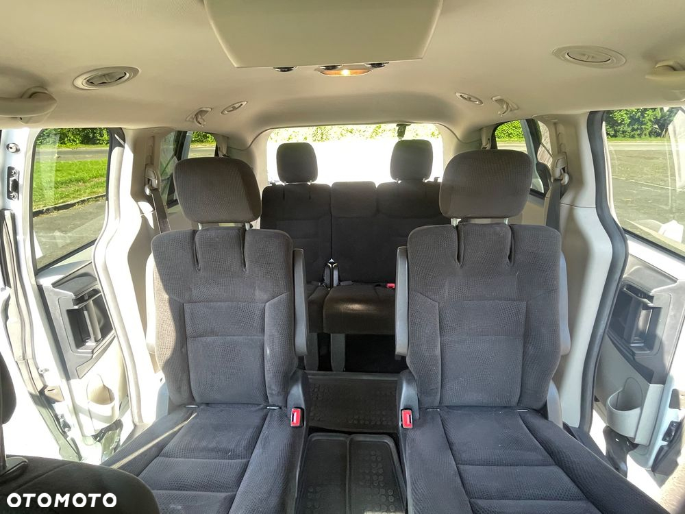 Dodge Grand Caravan - 14