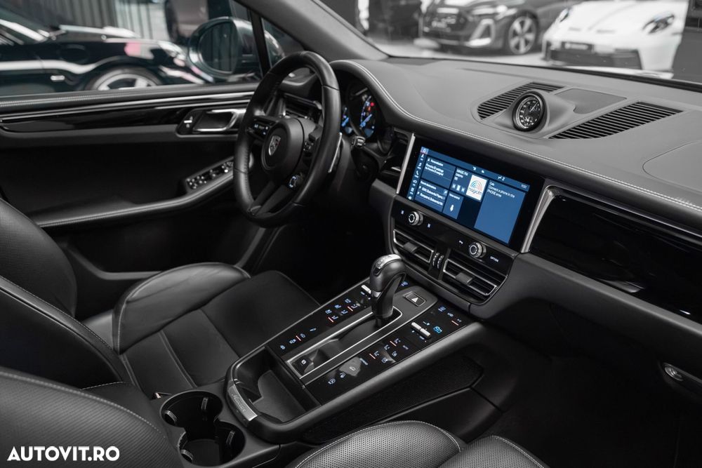 Porsche Macan - 35