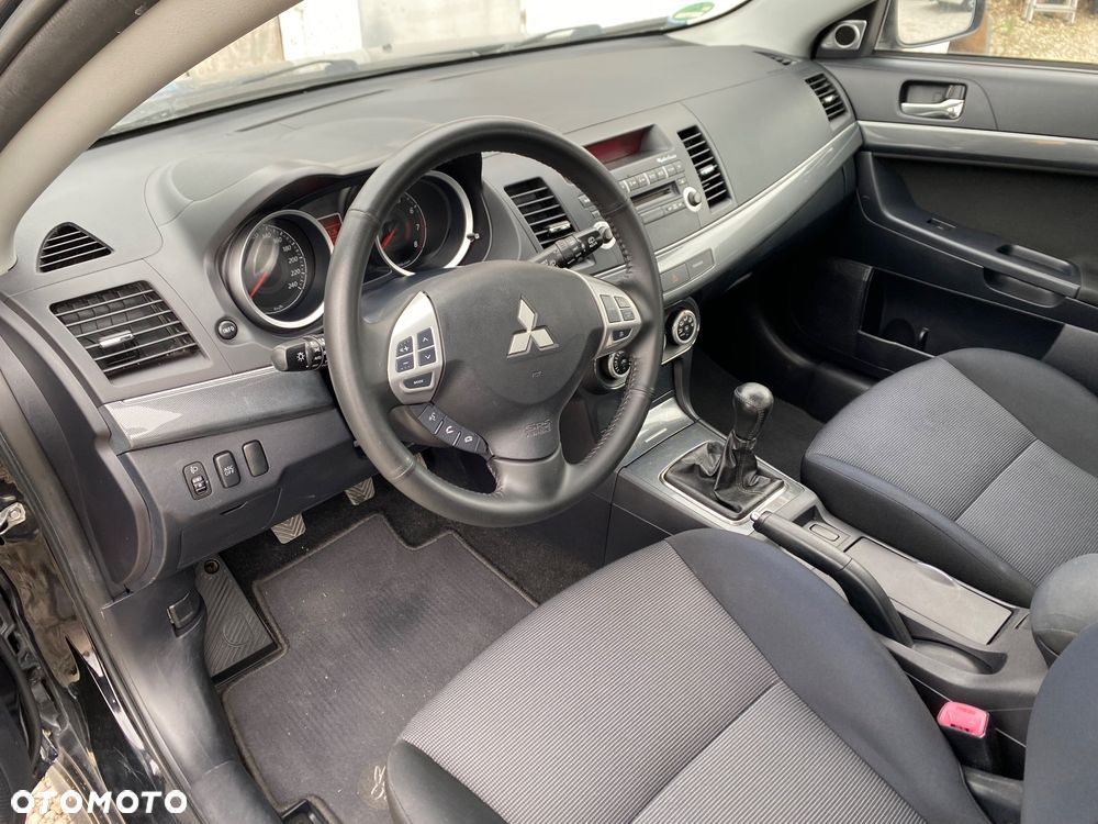 Mitsubishi Lancer 1.8 Intense - 10