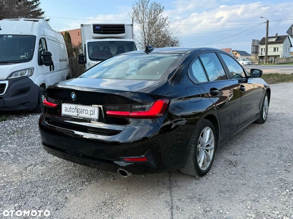 BMW Seria 3 318i Advantage - 9